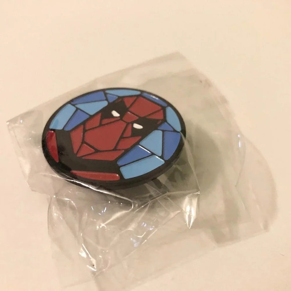 Deadpool Enamel Metal Pin Double Rubber Backing - Picture 7 of 8